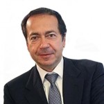 Hedge Fund News: John Paulson, Louis Bacon, Bridgewater Associates