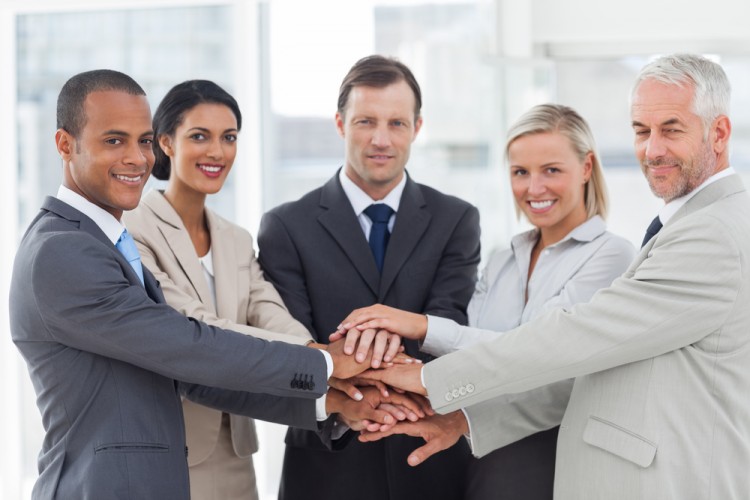 10 Indoor Team Building Games for Employees