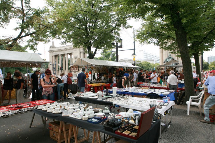 Locations Where They Film Flea Market Flip