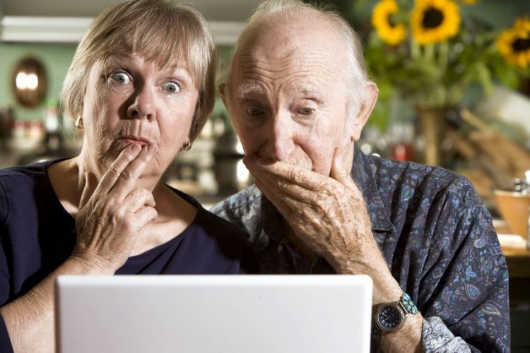 5 Easiest to Use DVD and Blu-ray Players for Seniors and Elderly