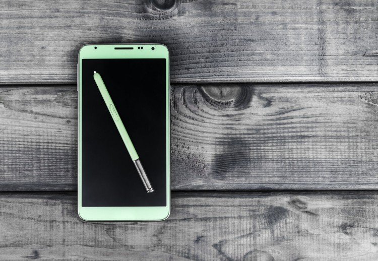 7 Best Smartphones With A Stylus