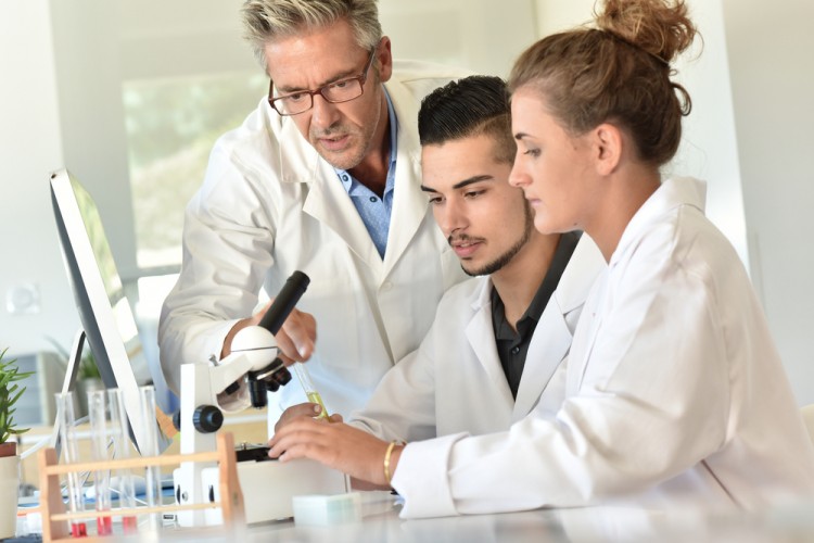 25 Best States For Microbiologists